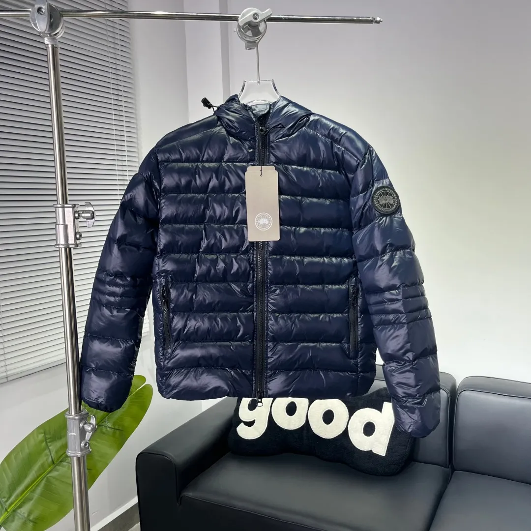 P840 𝑪𝒂𝒏𝒂𝒅𝒂 𝑮𝒐𝒐𝒔𝒆 Canada Goose 2227 Dark Blue Black Label Canada Goose Crofton Series Crofton Series Ski Season Logo Logo Solid Color Glossy Hooded Waterproof Windproof Ultra-Light Down Jacket Men's Style: Blue
